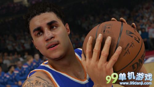 《NBA2K15》新宣传 金发美女主持加盟游戏