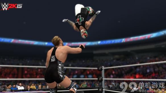 WWE2K15将对手扔出擂台方法攻略