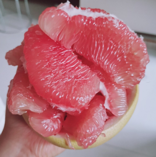 秋天的第一个柚子图片