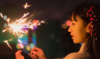 等不到天黑烟火不会太完美什么歌(歌词是什么)