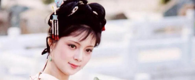 薛宝钗的性格特点是什么？