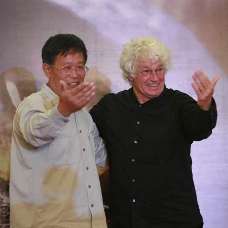 《狼图腾》的作者是谁？