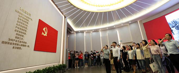 伟大建党精神的内涵是什么？