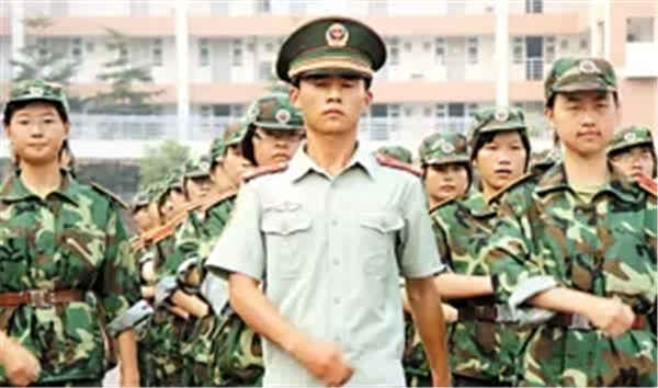 广外评出最帅教官