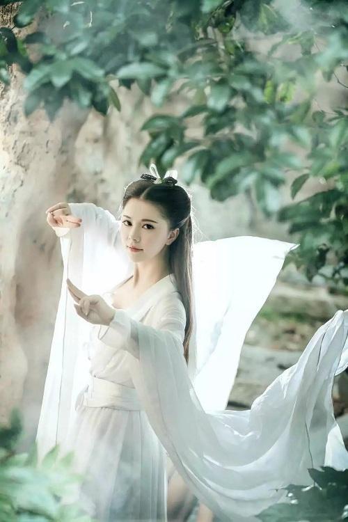 虎牙直播dota小对虾美女图赏(古风美女合你胃口吗？)