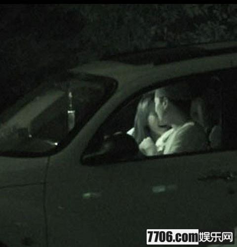 吴绮莉被曝与男星车震(车震门照片曝光（图）)