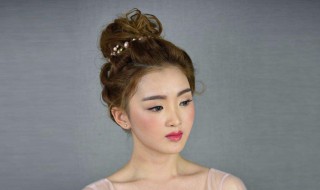 丸子头怎么扎简单又好看(丸子头如何扎简单又好看)