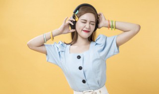 白衣飘飘的年代歌词(白衣飘飘的年代歌词是什么)