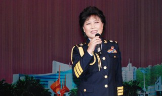 泉水叮咚响原唱(原唱是卞小贞)