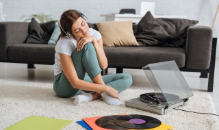 眼鼻嘴音译歌词中文(眼鼻嘴的歌词)
