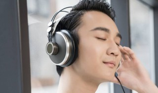 恶作剧之吻歌词(两个版本的歌词都有)