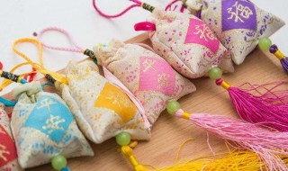 香包的做法(手工 做香包的详细教程)