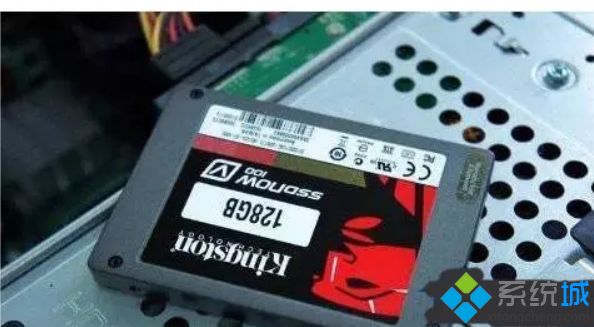 电脑安装固态硬盘的详细步骤3