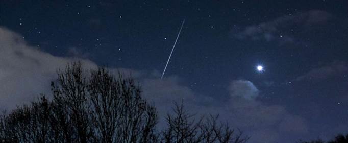 双子座流星雨在哪个方向出现？