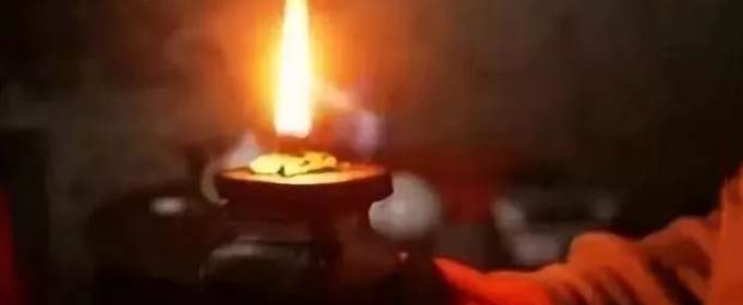 灯不拨不亮理不辩不明是什么意思？