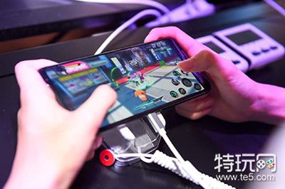 用手机怎么赚钱手机赚钱十大方法(多台手机赚钱的项目)