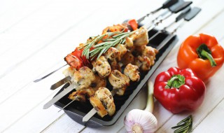 烤肉可以烤哪些东西吃(烤肉必烤的食物)