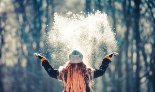 听雪落下的声音歌词(听雪落下的声音详细歌词)