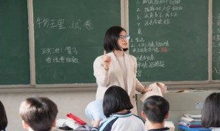 晓看天色暮看云行也思君坐也思君什么意思(晓看天色暮看云行也思君坐也思君