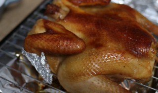 木炭烤鸡的腌制方法和配料(木炭烤鸡的腌制步骤)