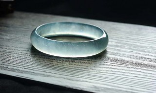 翡翠玉镯什么是a货(翡翠手镯简介)