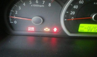 汽车发动机故障灯亮黄灯是什么原因分析(汽车发动机故障灯亮黄灯的原因)