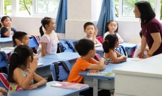 那个星期天主要讲了什么?(那个星期天主要内容简述)
