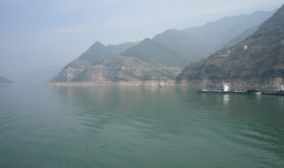 长江宽度多少米(长江宽度是多少)