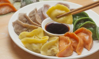 七彩饺子皮的做法大全(七彩饺子皮的做法)