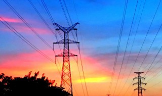 高压线安全距离是多少(村庄应该距离高压线多远才安全)