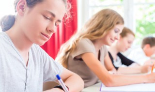 一个言字旁一个甚字读什么(一个言字旁一个甚字如何读)