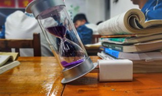 激励高三学生的一段话朴实(高三学生励志金句)