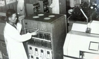 世界上第一台现代电子计算机是什么(世界上第一台现代电子计算机的介绍)
