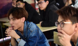 单摆周期公式(单摆周期公式详解)