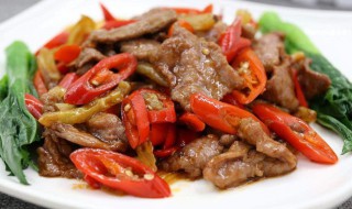 炒牛肉滑嫩不老的技巧(炒牛肉滑嫩不老的技巧方法)