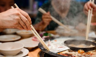 火锅做法家常做法步骤(怎样做火锅吃)