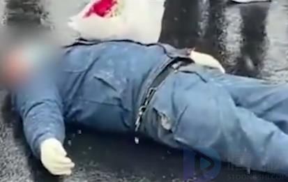 女主播拒见面(男子捧玫瑰躺在断桥 已被民警带走)
